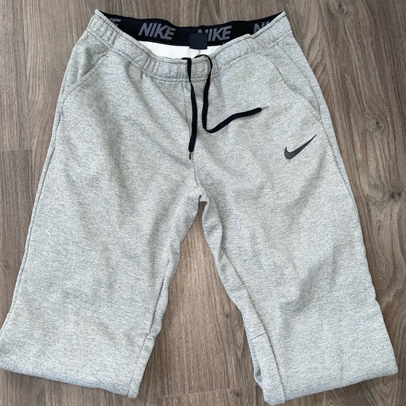 Nike grey Dri fit grey sweatpants - Picture 3 of 4